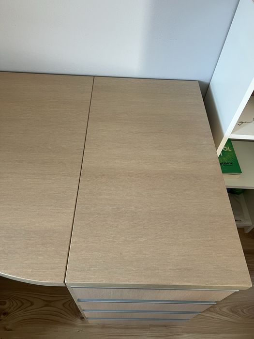 Zestaw mebli (biurko, szafka nocna)