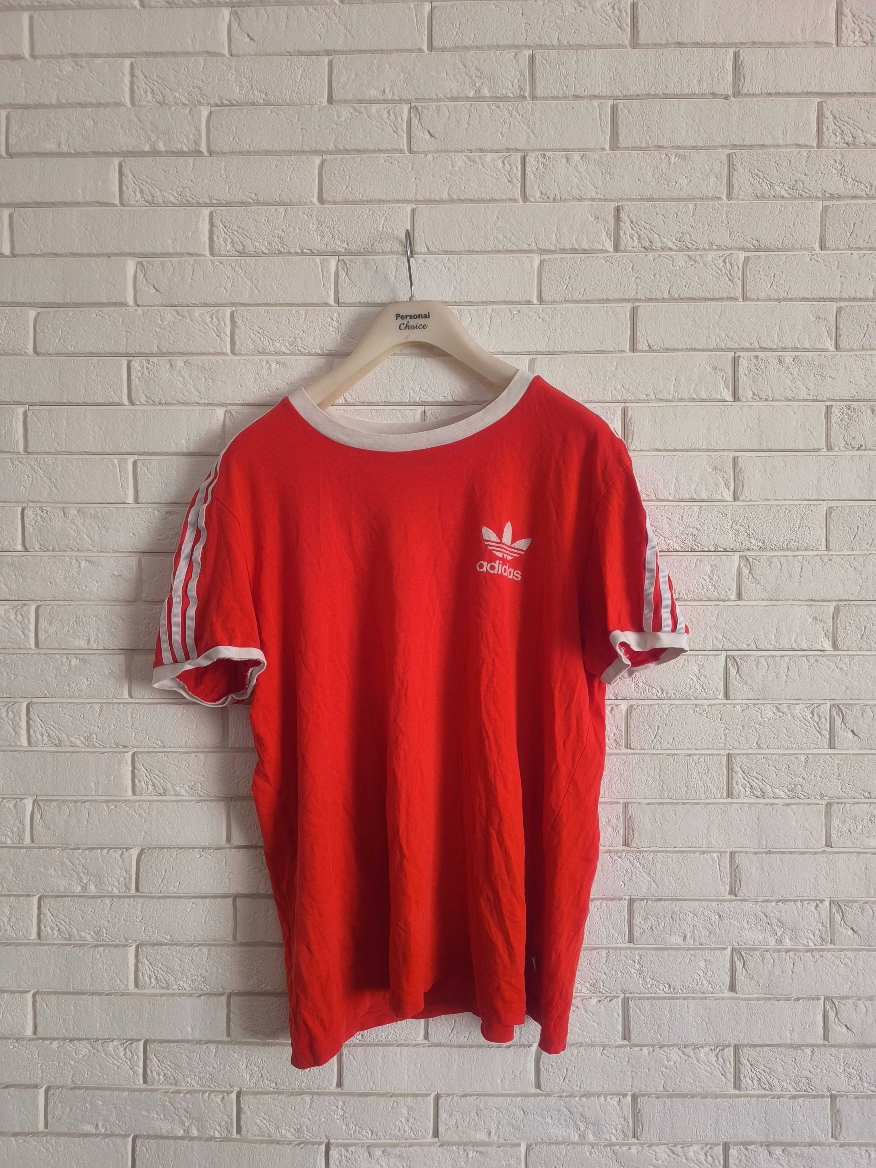 Czerwona koszulka adidas
