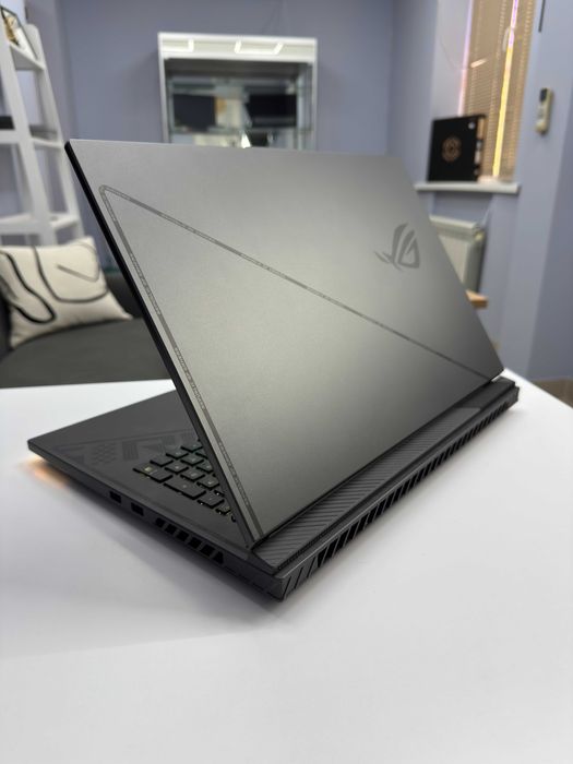 Asus Rog Strix 18" 165Hz i7-13650HX RTX 4060 8 Gb 140W 16Gb SSD 1 Tb