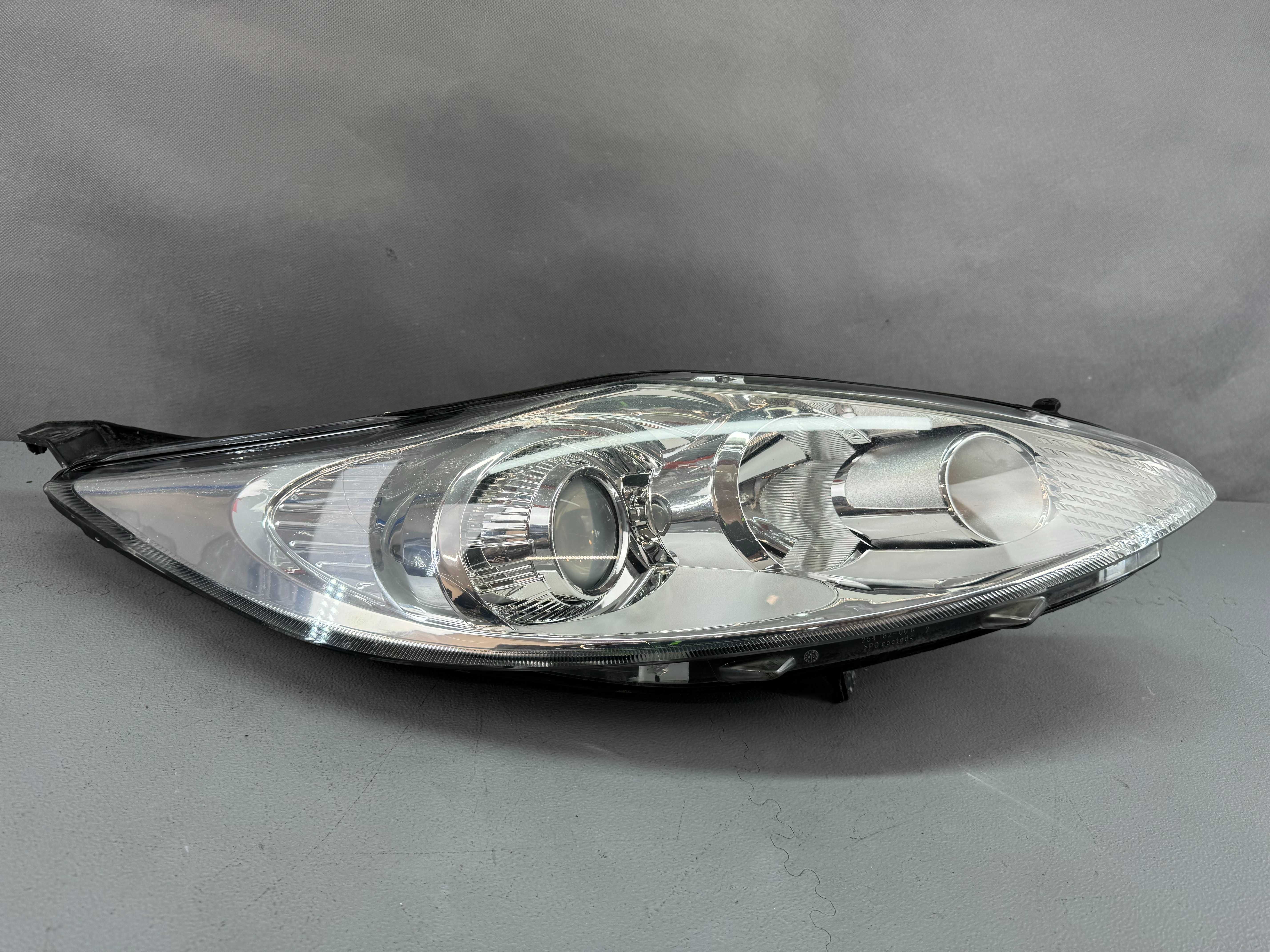 Ford Fiesta VII 7 MK7 08-12r. Lampa Przód Przednia Prawa Oryginał EU