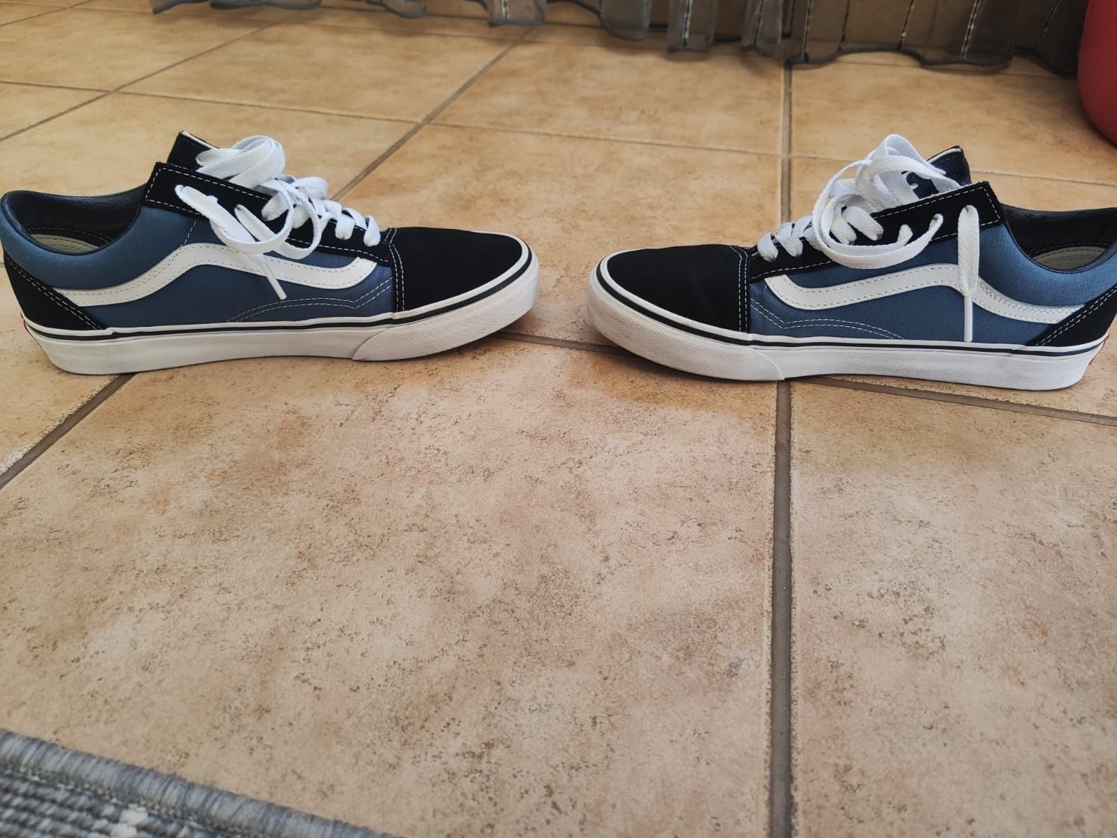 Ténis Vans, azul navy, comprados em Fevereiro e em muito bom estado.