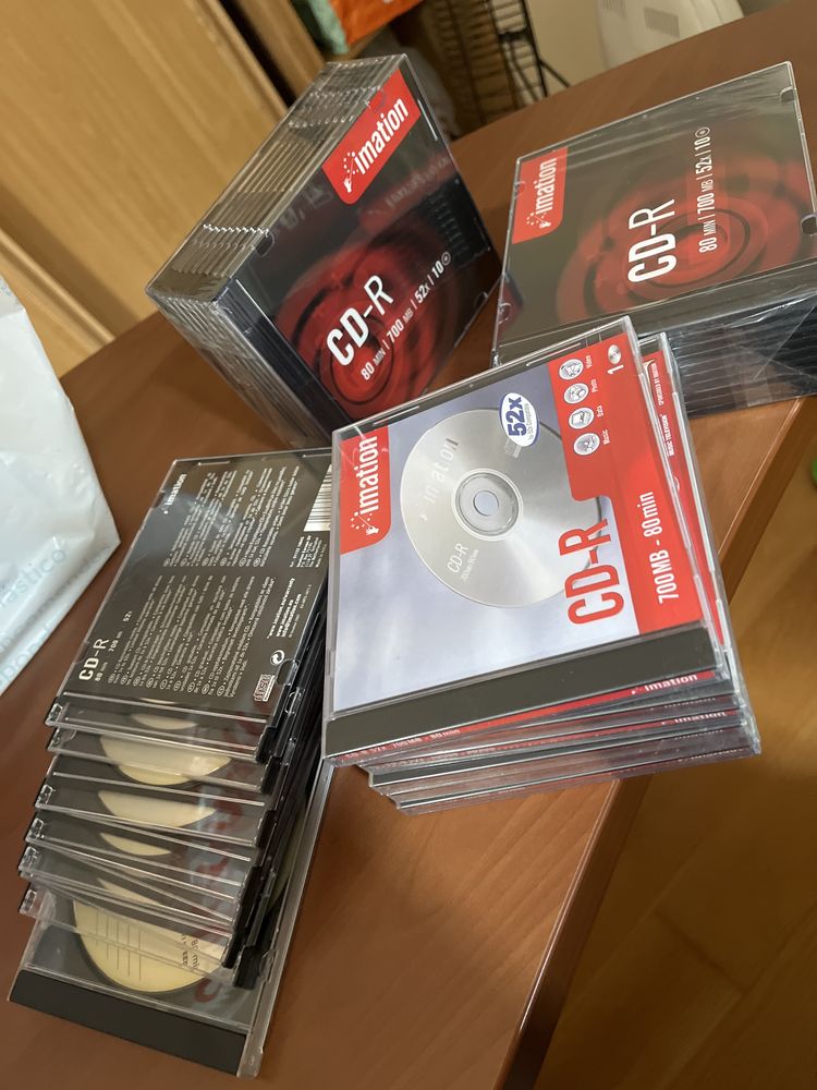 34 CD - R , 26 selados