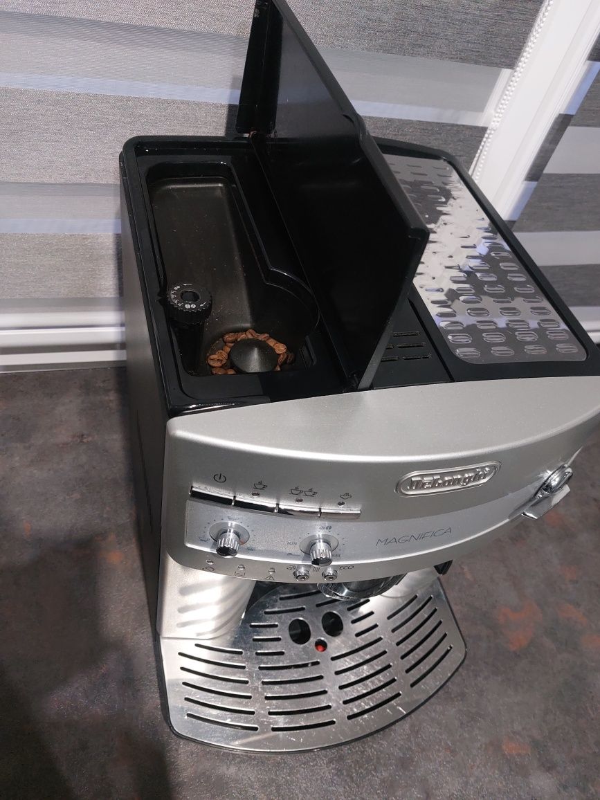Кавомашина в оренду DeLonghi
