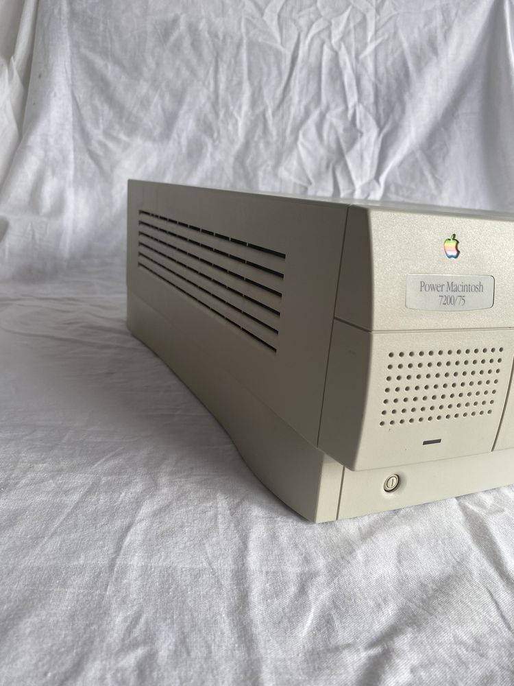 Apple Power Macintosh 7200/75 (Макинтош модель М3979) винтаж