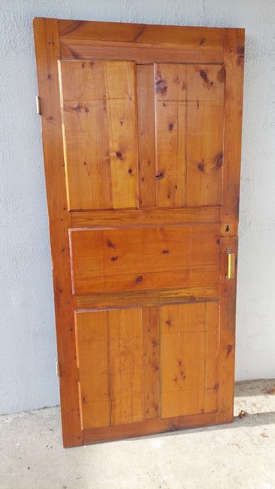 Продам двері дерев'яні