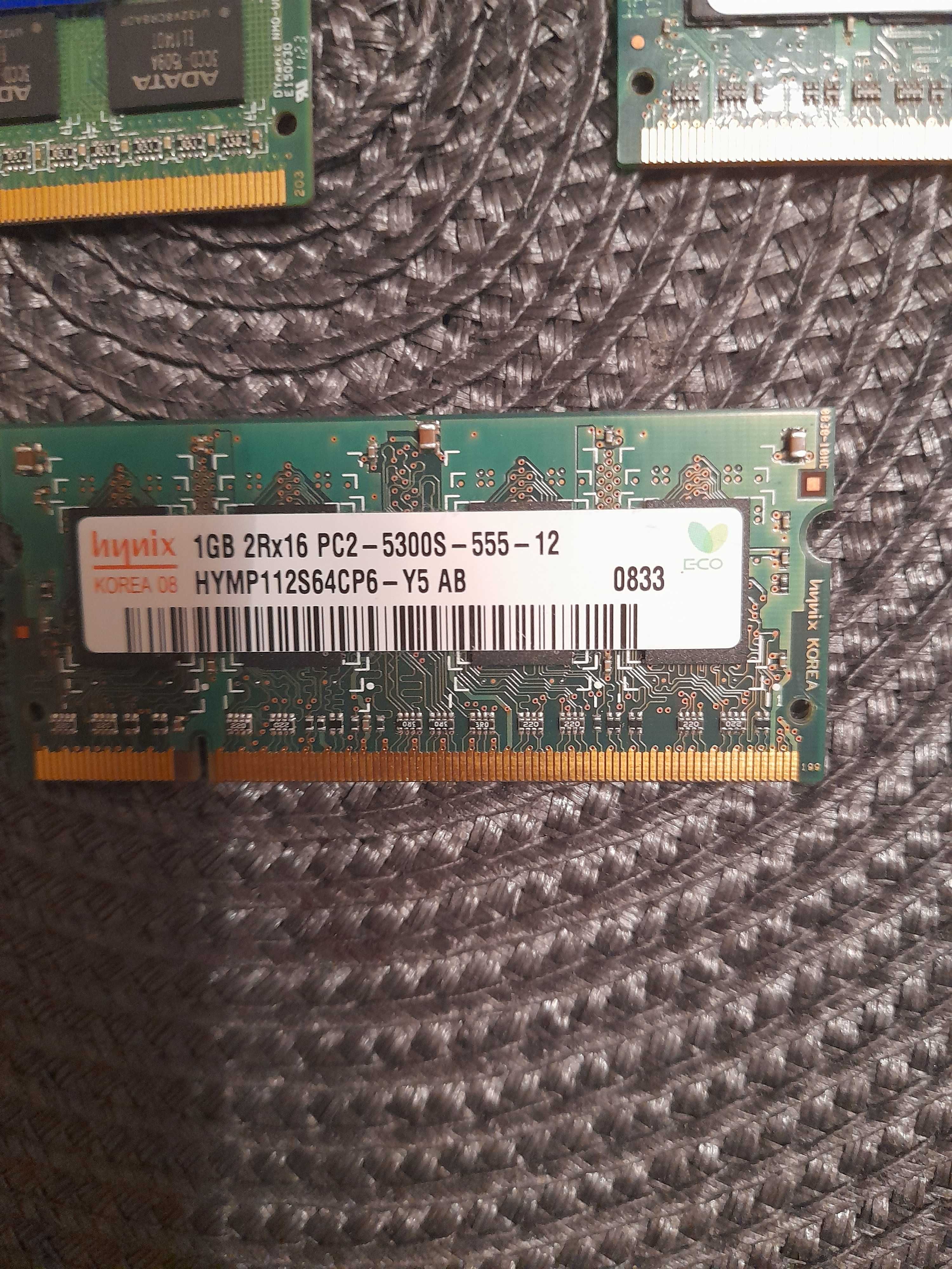 3  szt. pamięć RAM  typ  DDR-3
