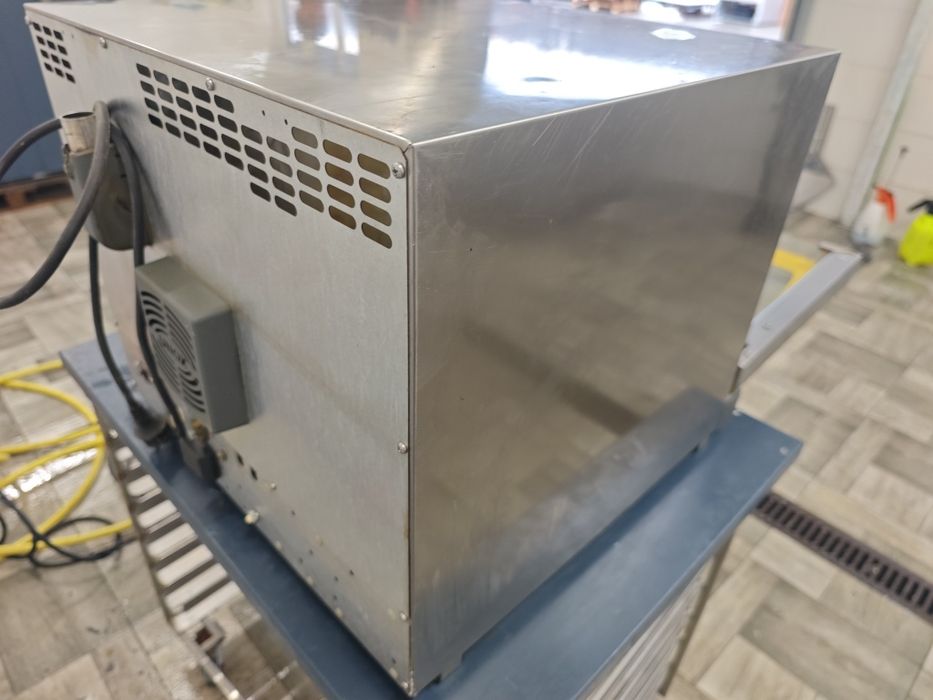 Пароконвектомат 4 рівні Unox XF135 Arianna