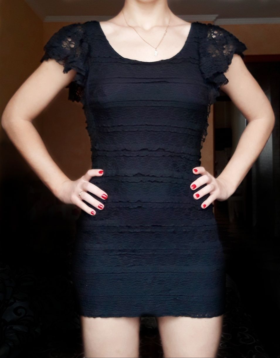 Кружевное черное платье H&M