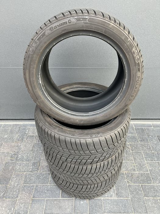 Opony zimowe Barum Polaris 5 215/45 R16 V XL