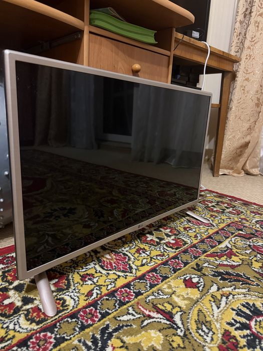 Телевізор LG 32lf5610