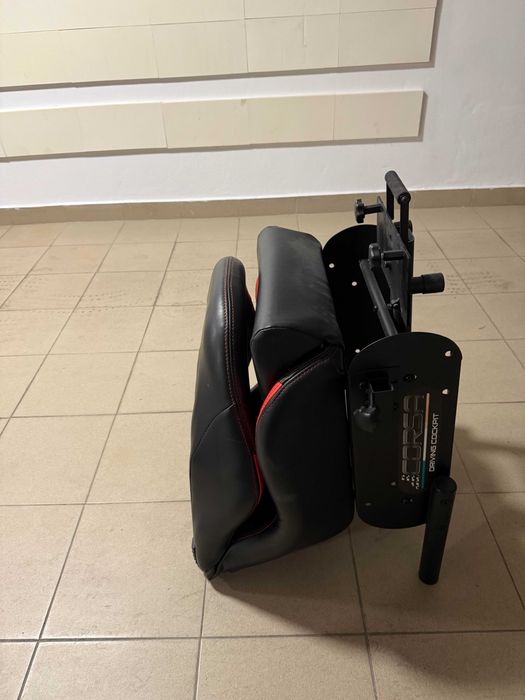 Next Level Racing Wheel Stand 2.0 com banco e Logitech G29