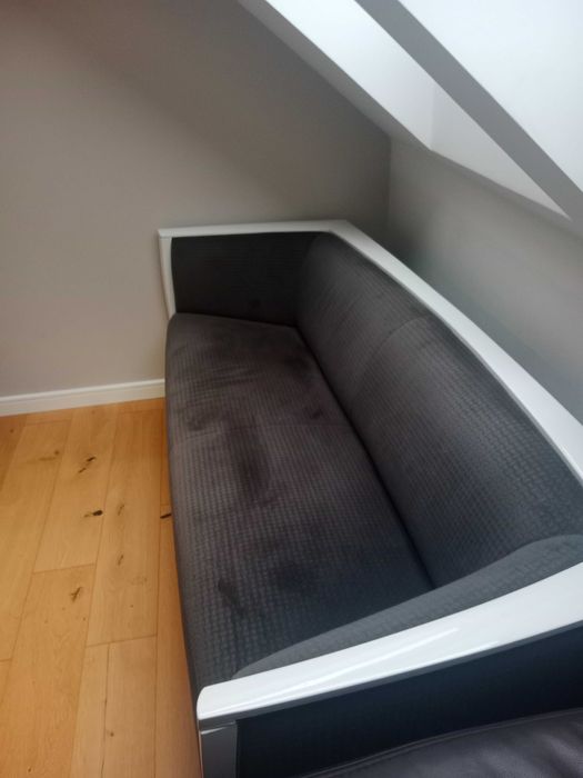 Sofa szara trzyosobowa