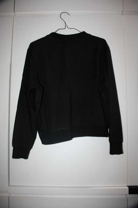 Camisola preta com gola e punhos iguais da ZARA Tamanho S