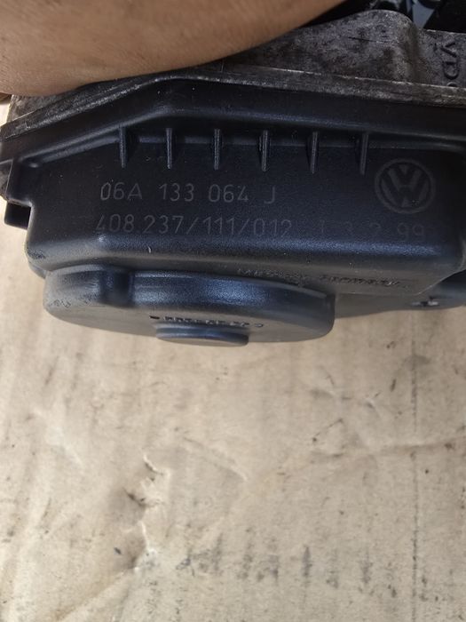 Дросельна заслонка Audi Skoda Golf 4 Bora 1.6 AKL  06A103064J