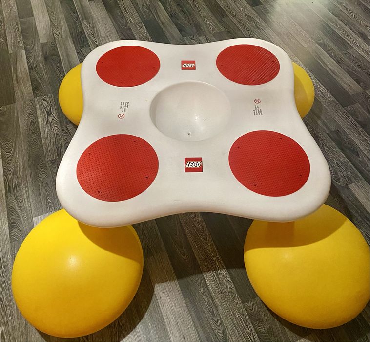 Оригінальний стіл lego