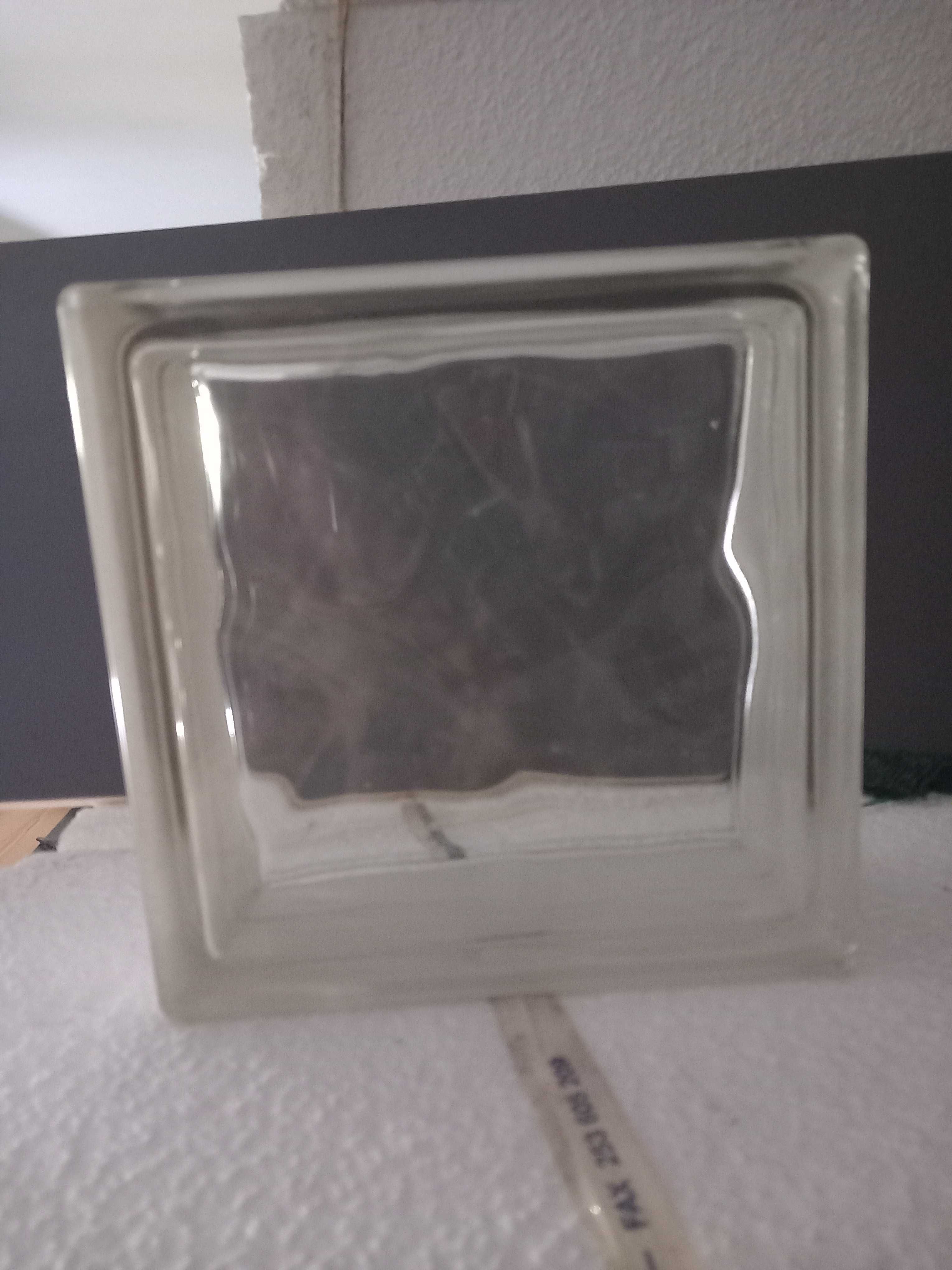 Blocos de vidro transparente, medidas 190x190x80 mm