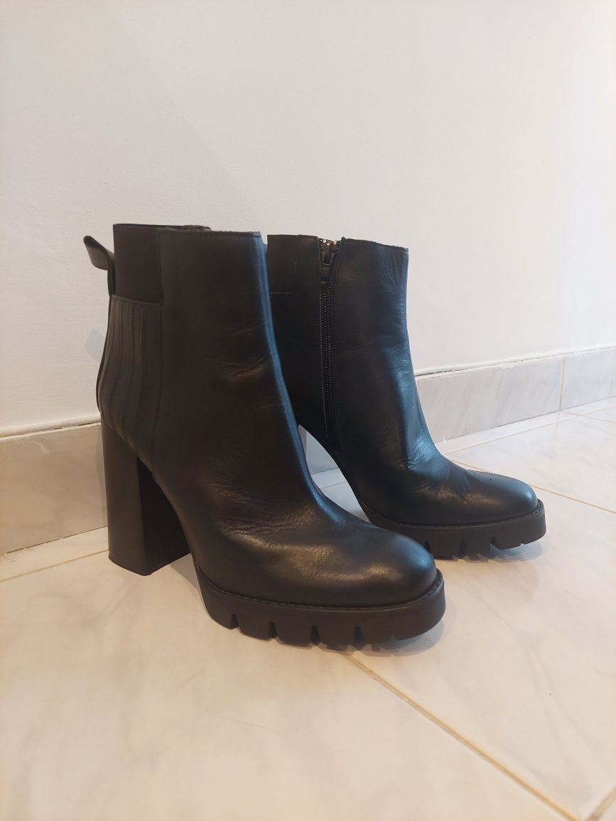 Botas Zara 100% couro (como novas) tam. 38