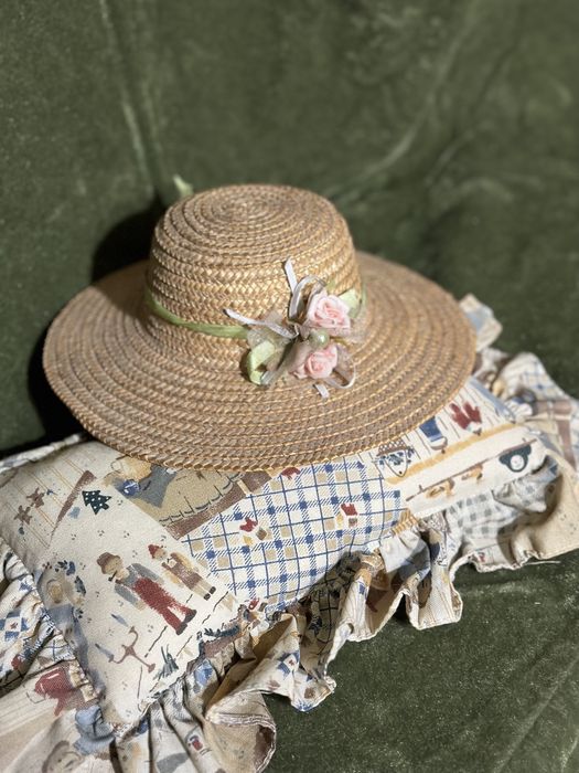 Лялька порцелянова