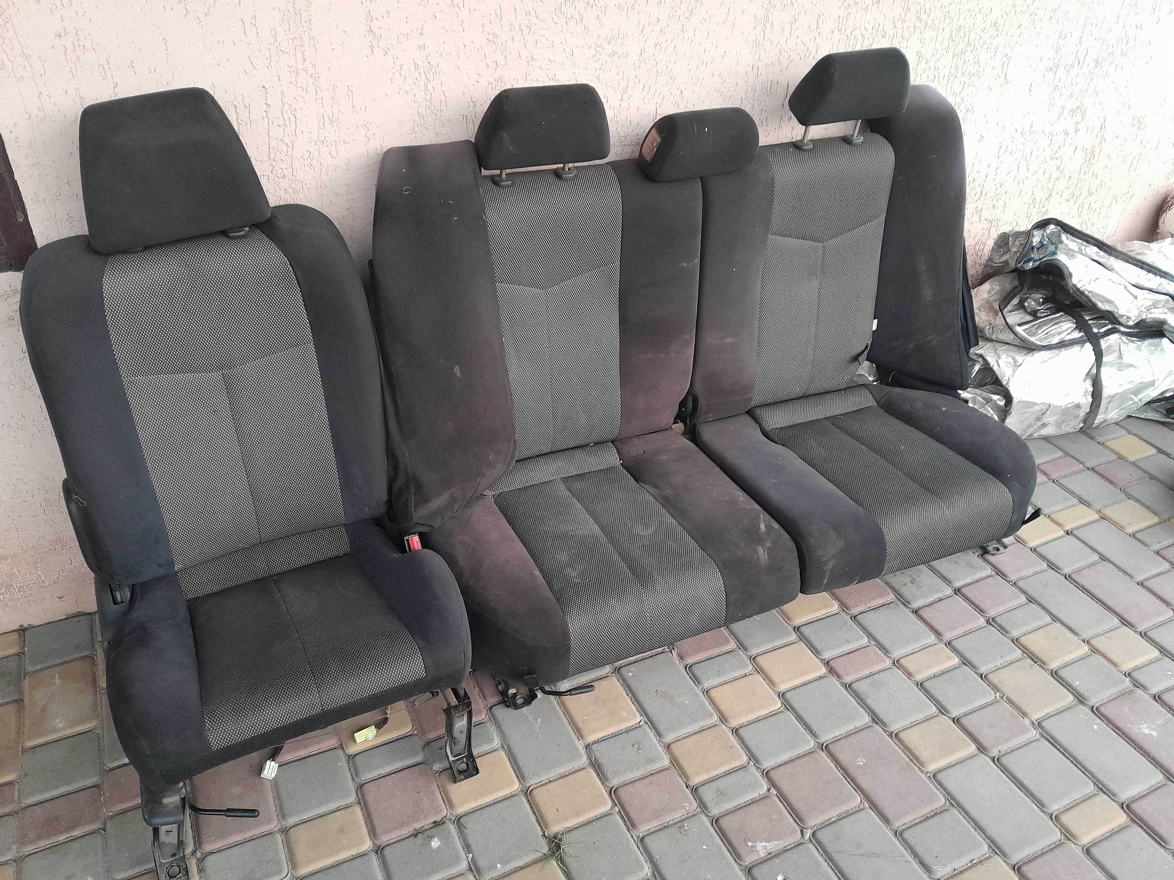Передні сидіння Mazda 323 BJ передние мазда сиденья крісла задні диван