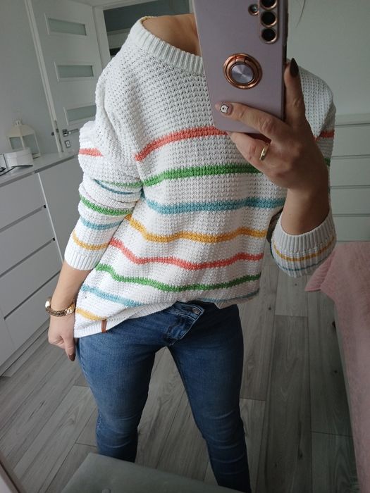 Piękny Biały sweterek L marki Passenger będzie tez na M i XL bez wad j