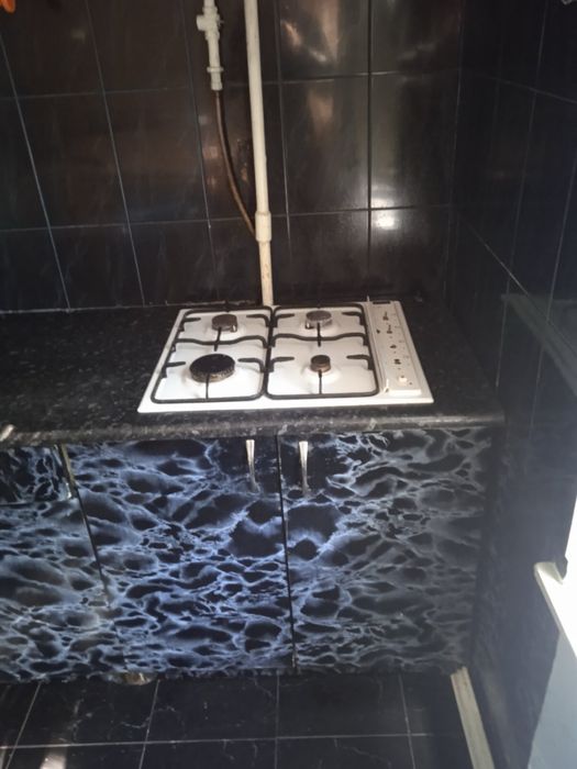 Харьківське шоссе,51/Б;гостінка,27/15/5; поверх 2