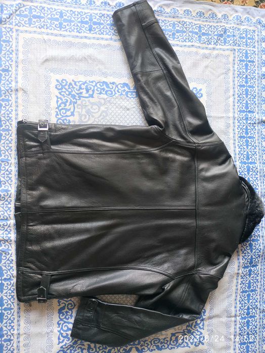 Зимова, шкіряна, чоловіча куртка