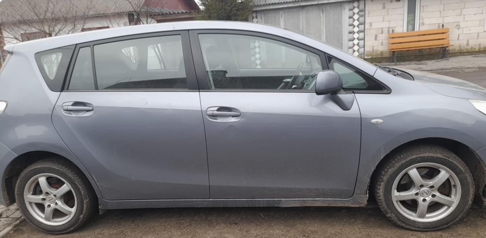 Toyota Corolla verso 2010 7 місць