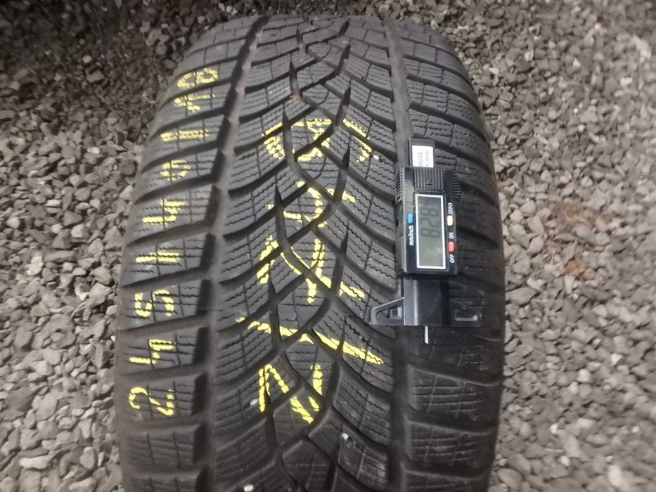 245/40r18 245/40/18 Goodyear UltraGrip Performance Gen-1 Z/749