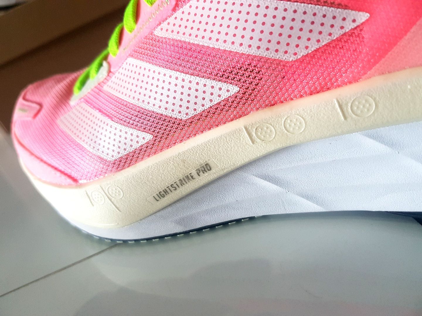 Adidas damskie buty do biegania ADIZERO Boston 11 W r. 38