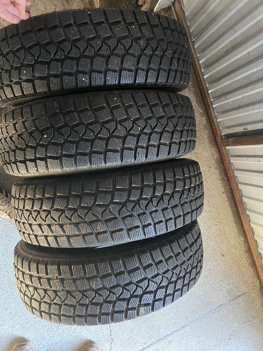 Opony zimowe 215/70/16 Rocznik 2020 Bieznik 7mm Komplet 4 szt