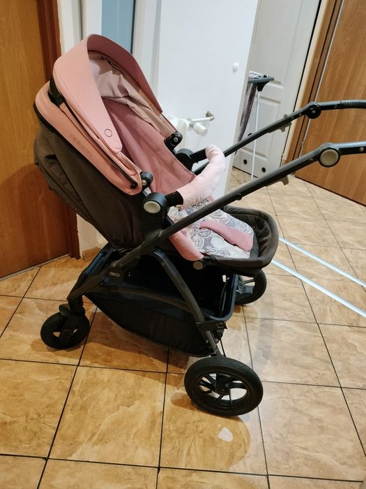 Sprzedam wózek spacerowy