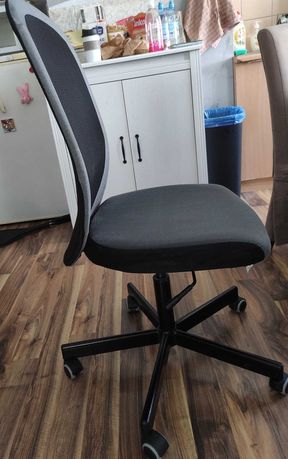 Ikea krzeslo biurowe Flintan