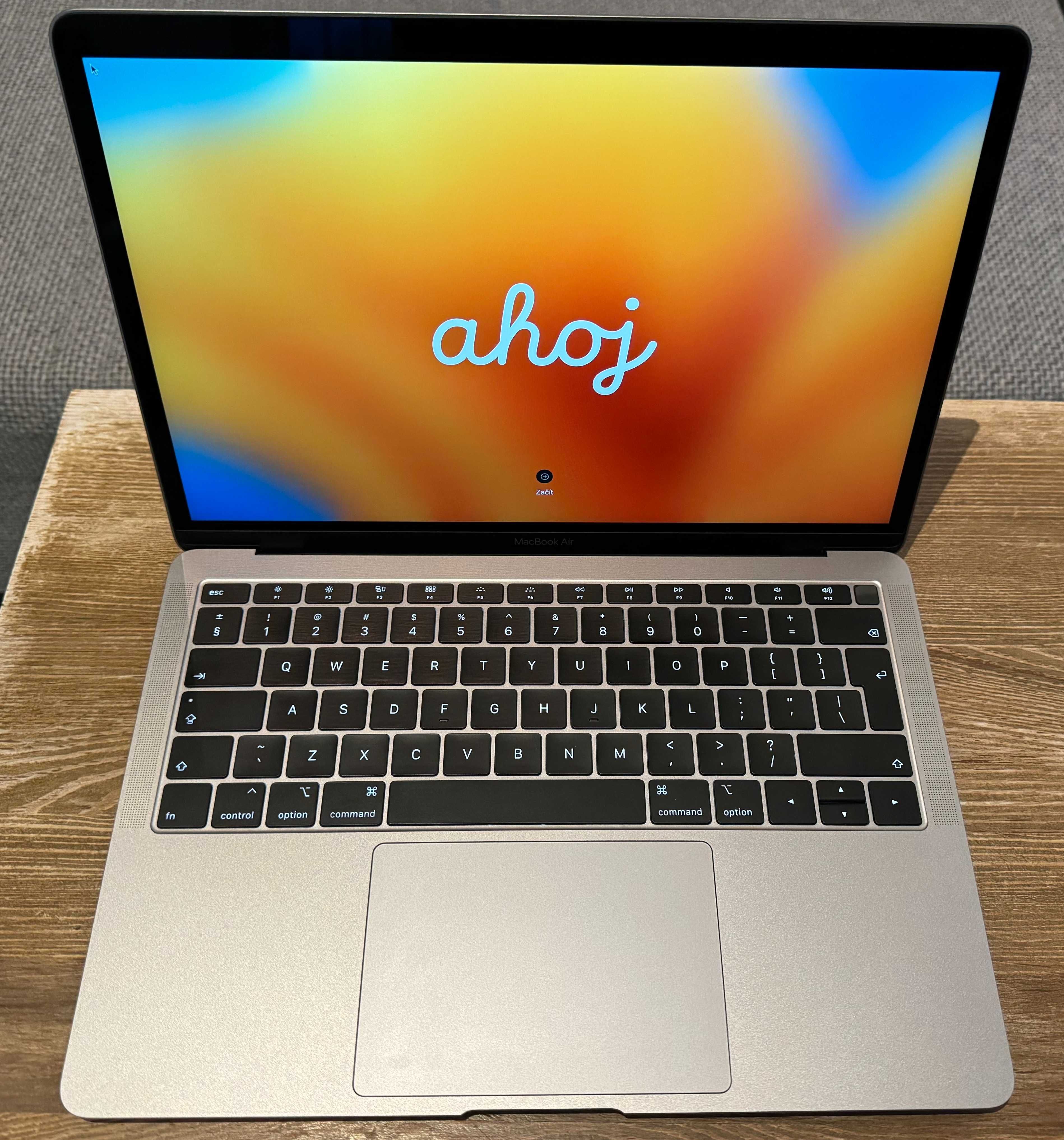 MacBook Air 2018 Intel Core i5 1.6 16Gb RAM 256 Gb SSD - stan idealny