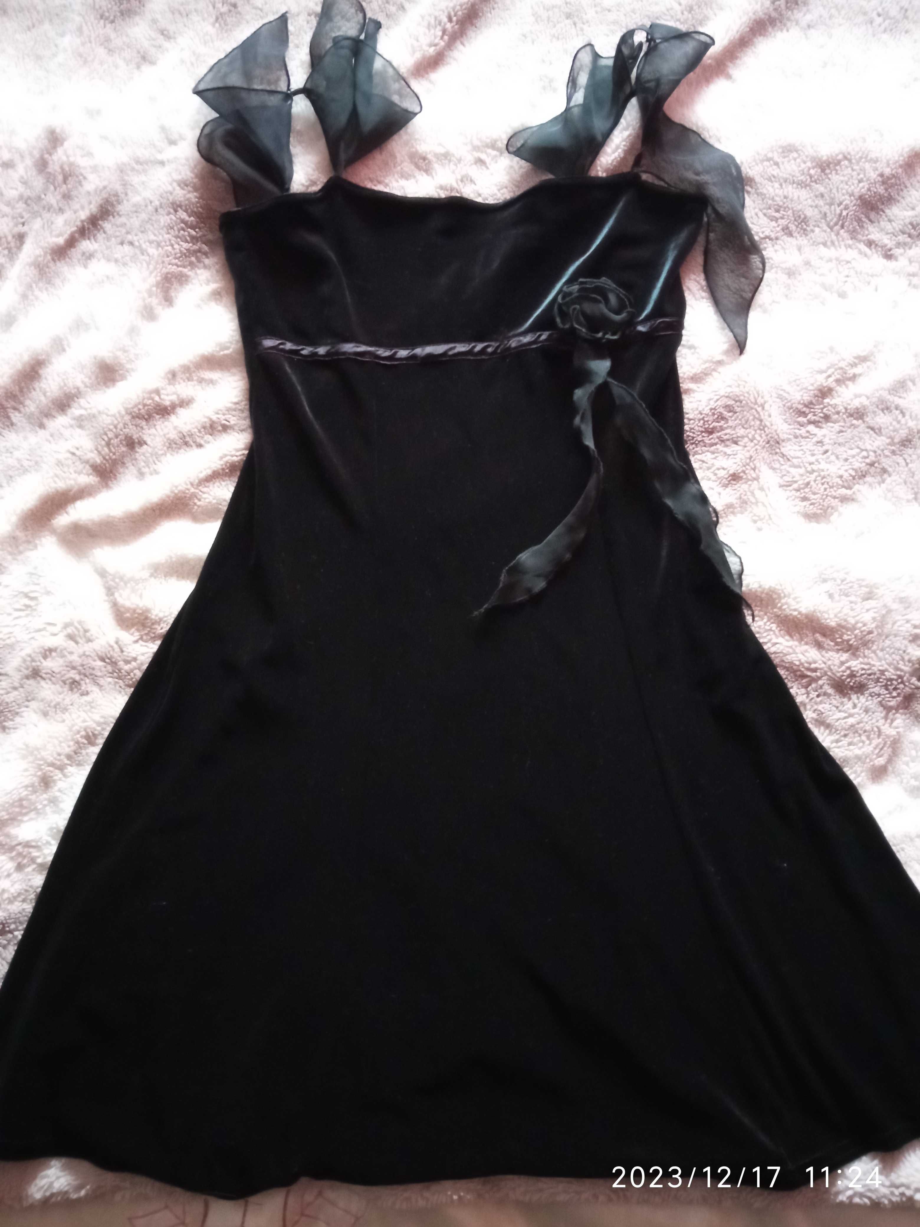 Elegancka czarna sukienka aksamitna dla dziewczynki 8-10 lat