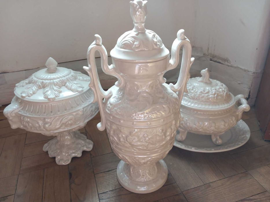 Conjunto Lindas Peças Brancas Decorativas