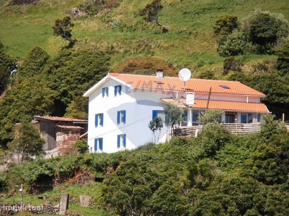 Moradia T4 para venda