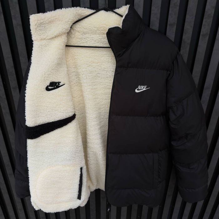Хіт! Двостороння куртка Nike .