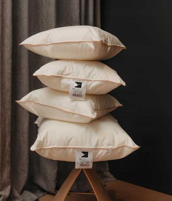 Poduszka puchowa 70x80 70% puch gęsi delikatna przewiewna lekka