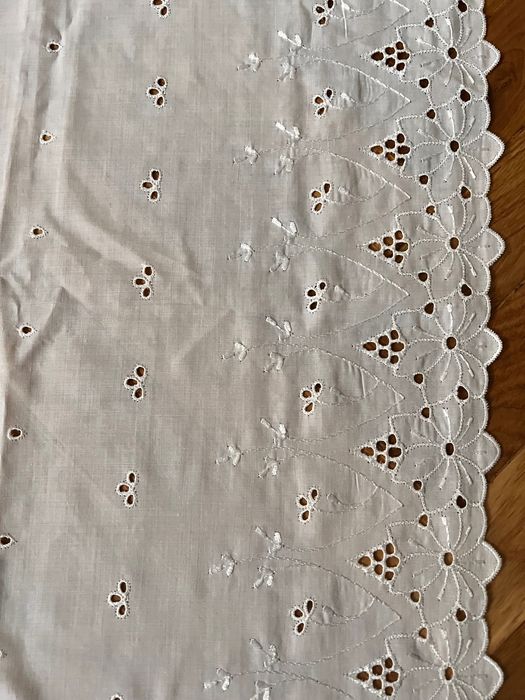 Zazdroska biała z haftem 47/176