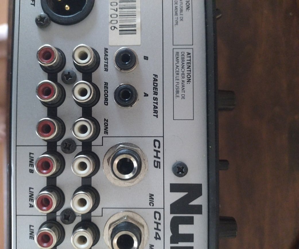 Mixer DJ audio Numark