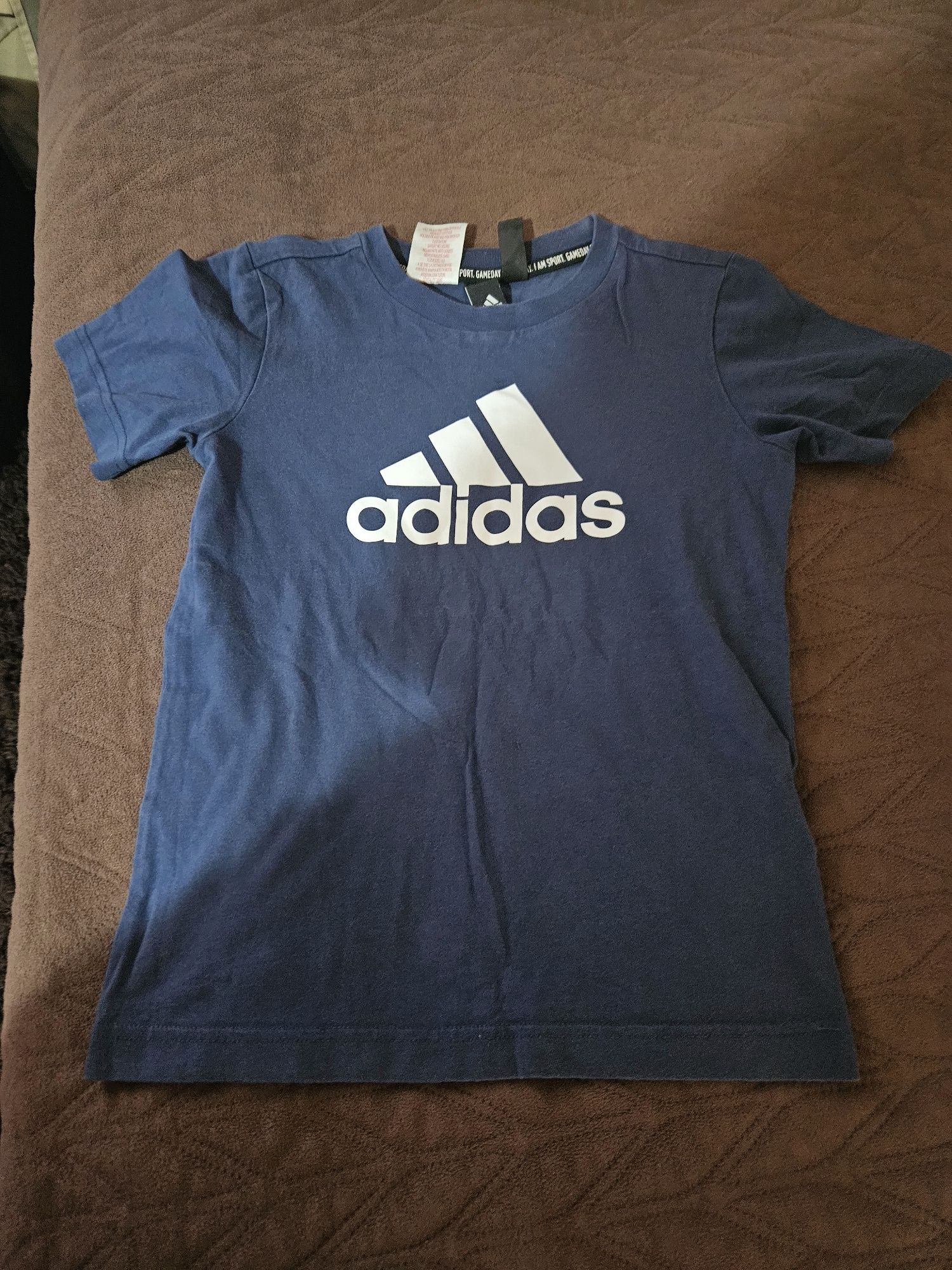 Костюм adidas для мальчика + подарок