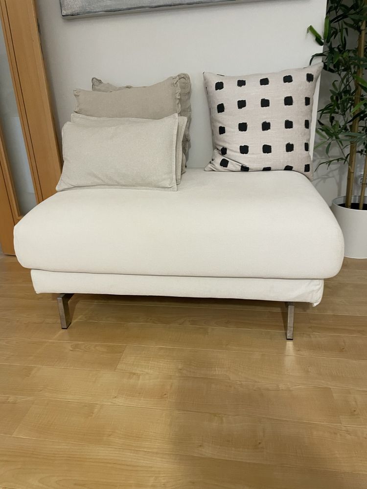 Vendo pousa pes branco com capa lavavel