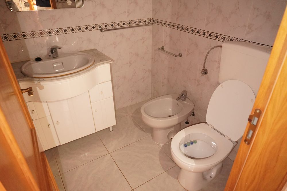 T1 Com Garagem - Av. Bissaya Barreto