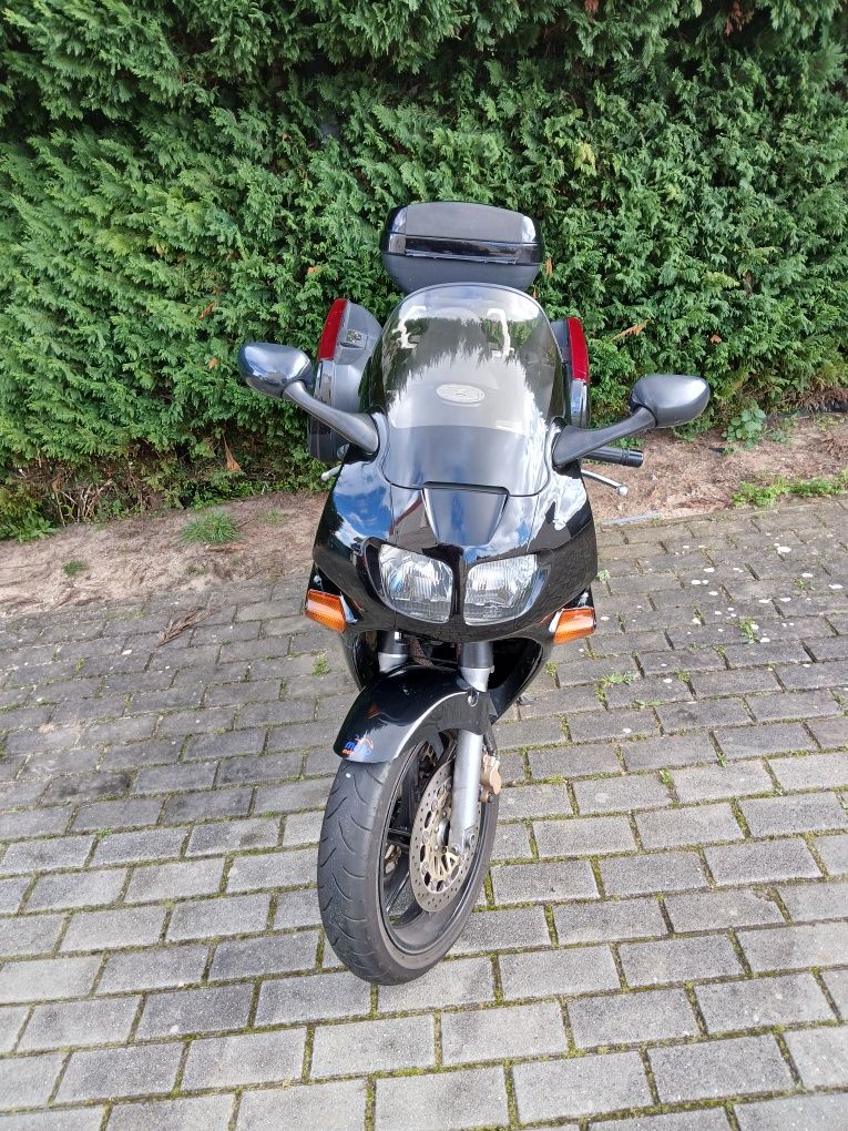 HONDA VFR750 Ano 1994 com Kit de 3 malas de viagem