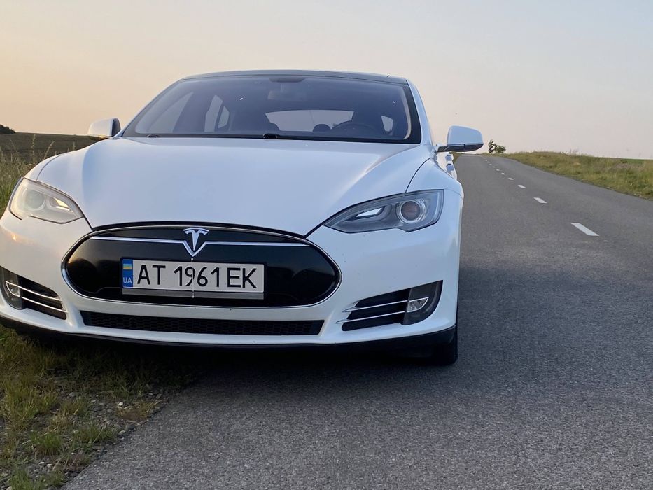 Тесла модел Sp85