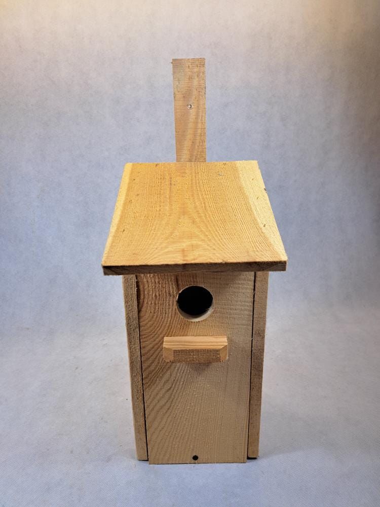 Budka dla ptaków drewniana  zwyczajna z podestem 26x20x55 cm