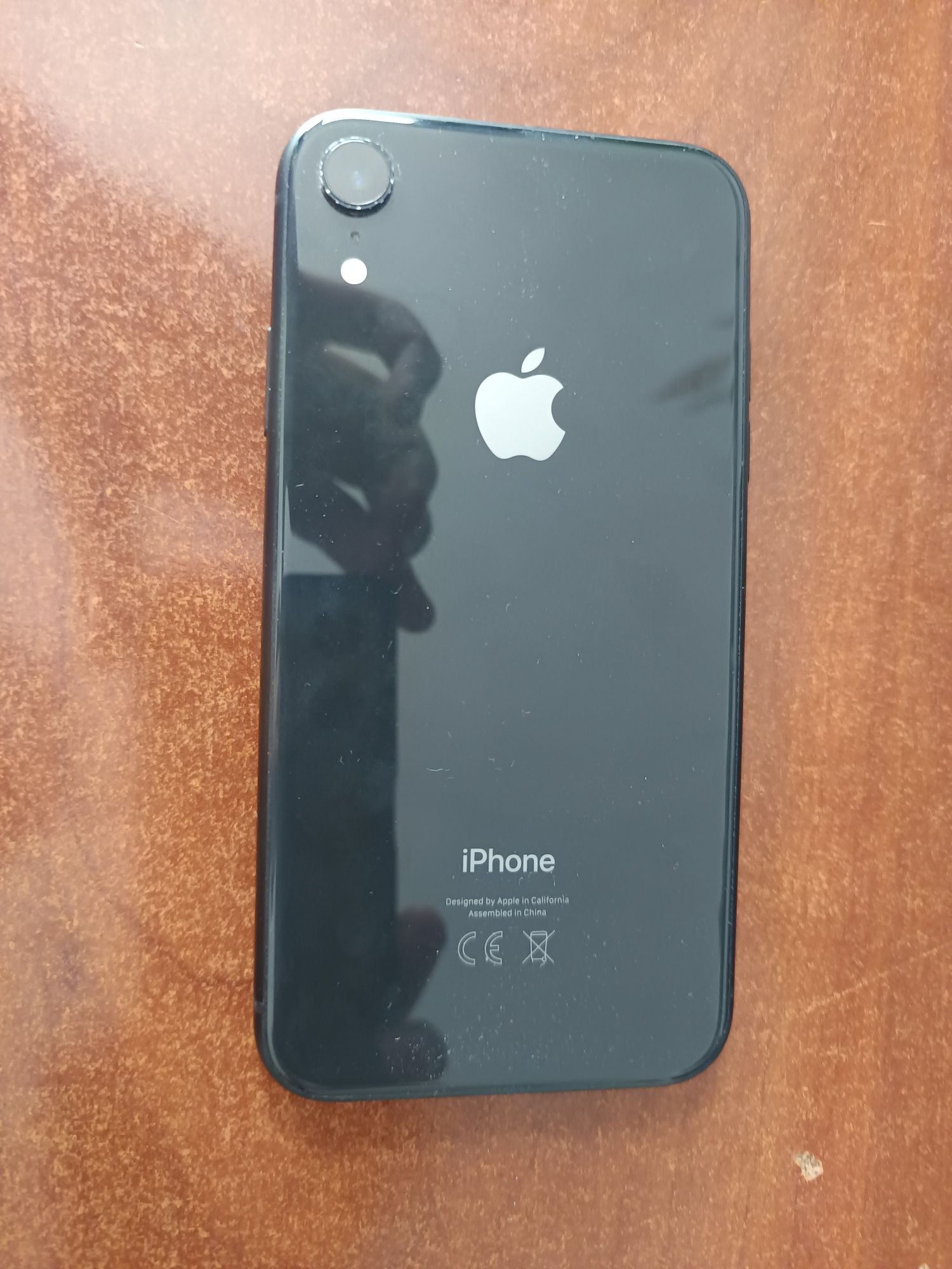 Iphone XR 64 GB з 3-ма чохлами