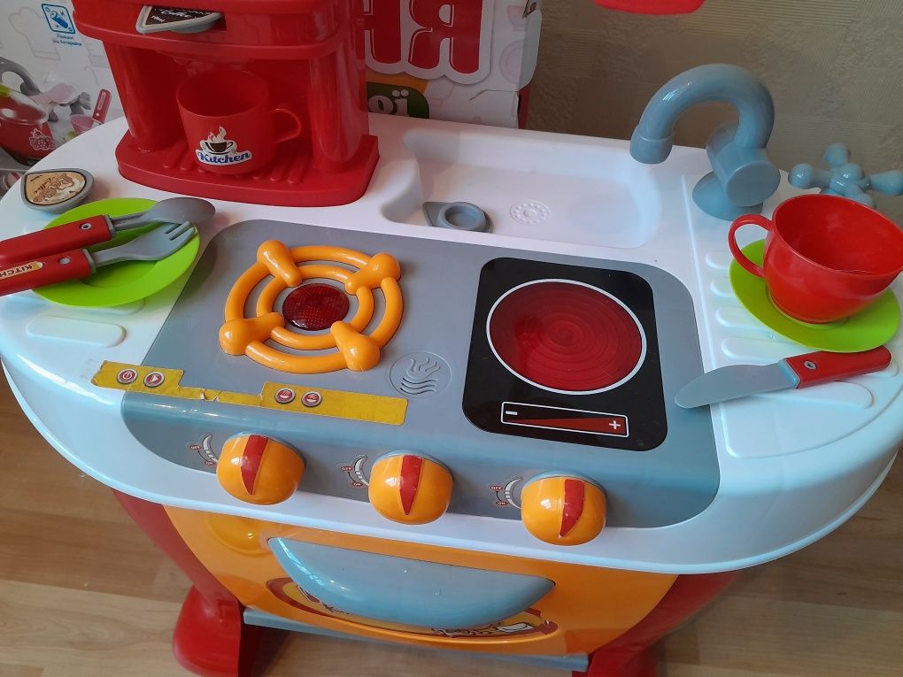 Іграшкова дитяча кухня
