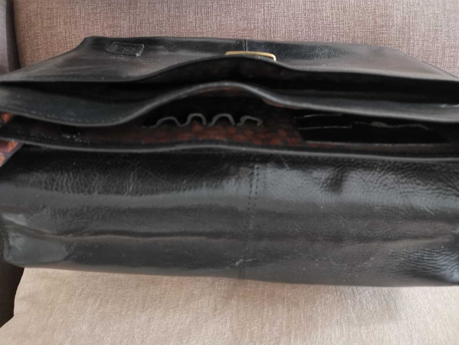 Pasta em couro Preta