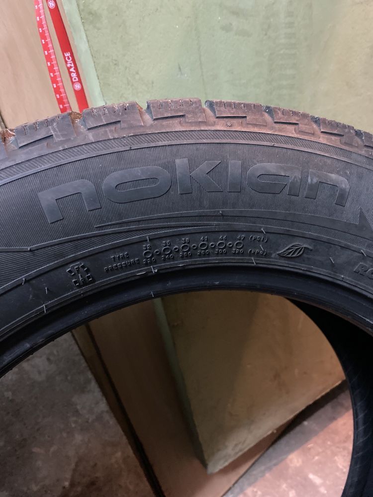 Шини Nokian - 225*60*R17  4 шт зима